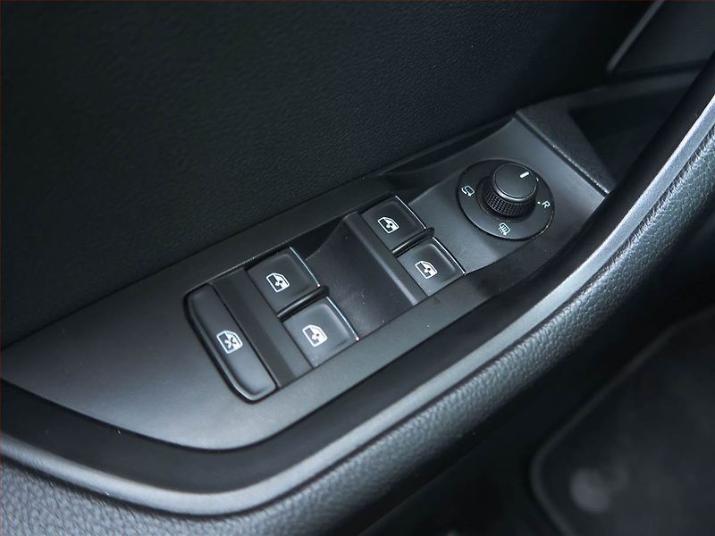 Škoda Superb (2016) 2.0 TDI, Kůže, Bi-Xenony - fotka 17 z 17