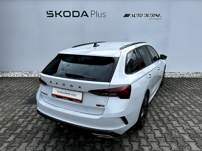 Škoda Octavia (2024) Combi 2.0 TDI 147kW DSG 4x4 RS - fotka 2 z 35