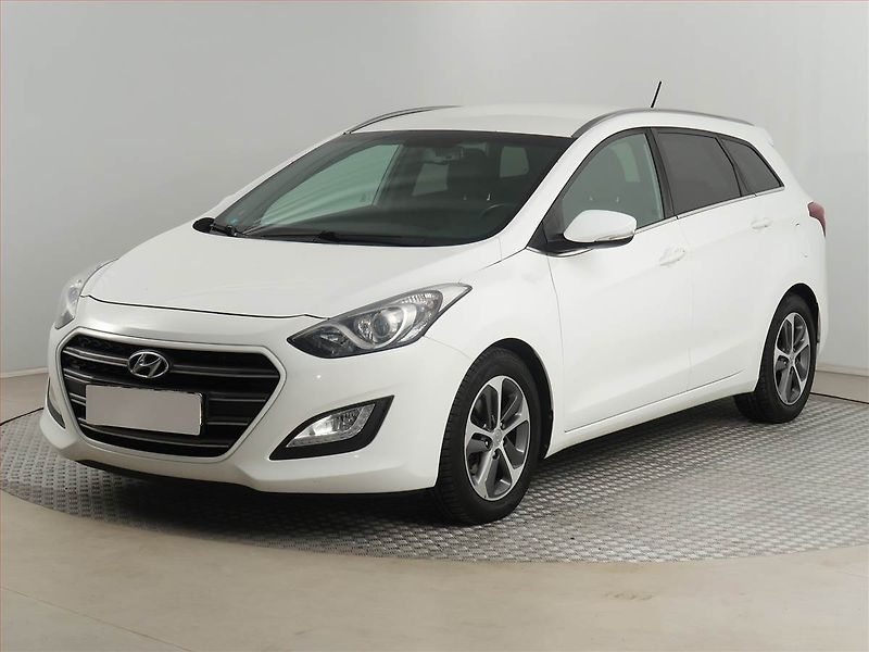 Hyundai i30 (2016) Style 1.6 GDI, Tempomat - fotka 2 z 16