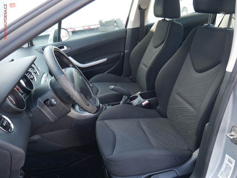 Peugeot 308 (2012) 1.4 VTi, 2.maj,ČR, Access - fotka 9 z 19