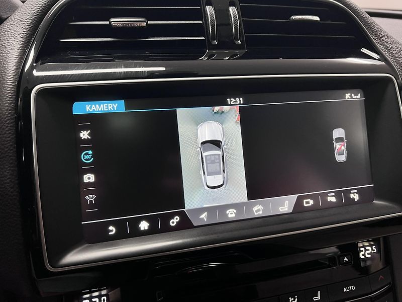 Jaguar F-Pace 2.0 D, Automat, 4x4, Na Opravu - fotka 18 z 24