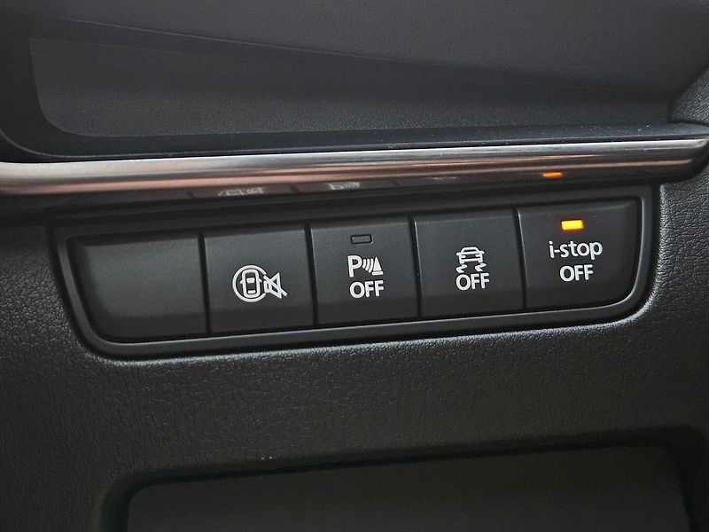 Mazda 3 2.5i e-SKYACTIV G, 1.majitel - fotka 15 z 31