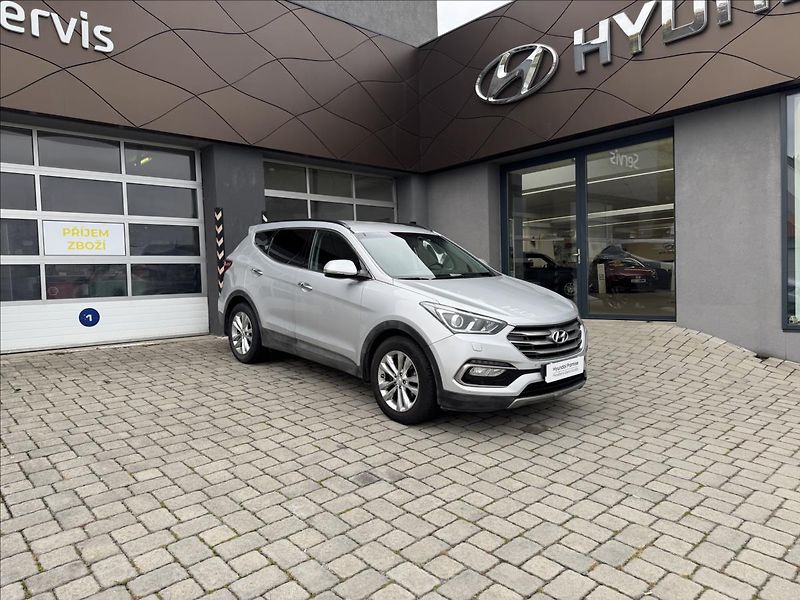 Hyundai Santa Fe 2,2 CRDi Style 4x4 - fotka 14 z 17