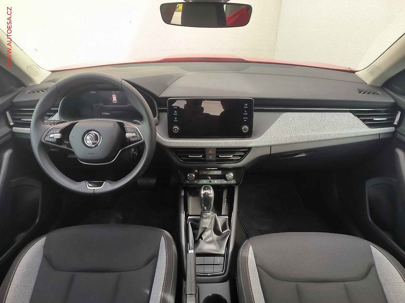 Škoda Kamiq (2024) 1.0 TSi, Selection, DSG - fotka 8 z 24