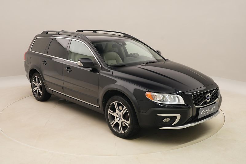 Volvo XC70 D5 AWD MOMENTUM CZ AUT - fotka 13 z 47