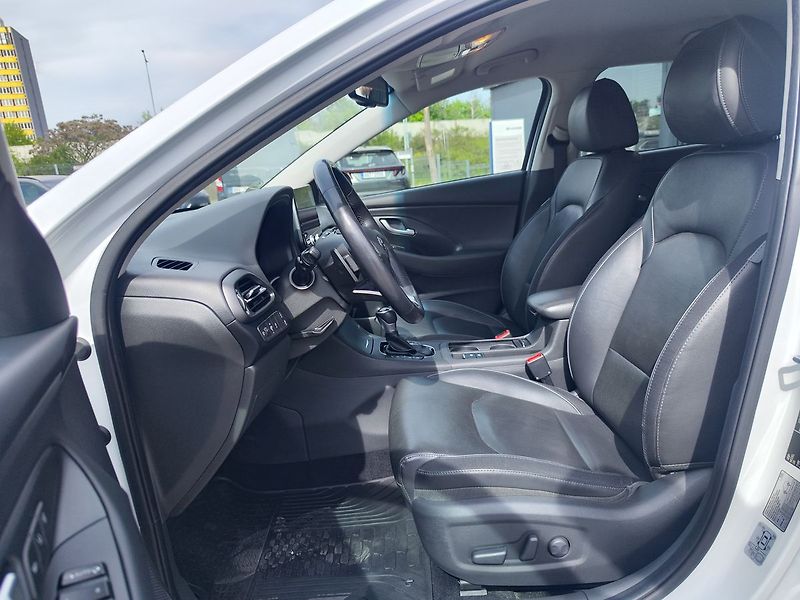 Hyundai i30 1.5 T -GDi/117kW Premium DCT - fotka 14 z 39