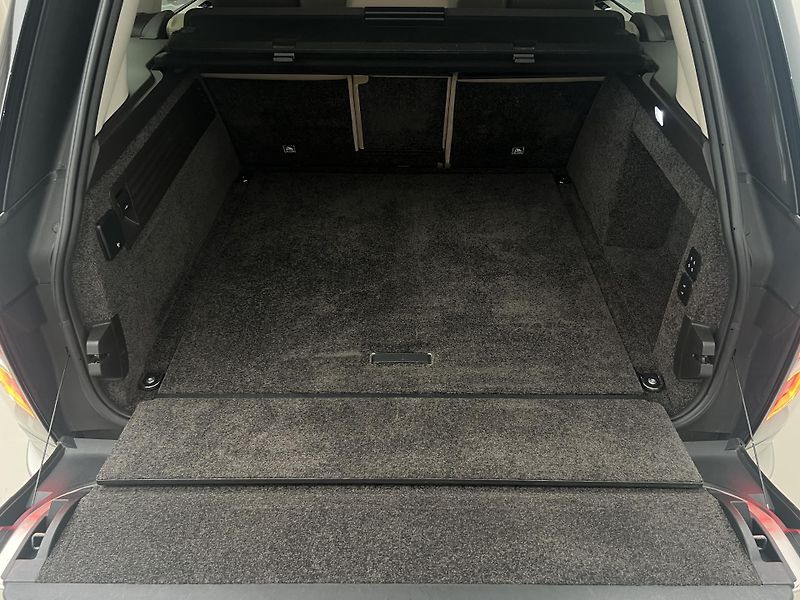 Land Rover Range Rover 4,4 SDV8 VOGUE AWD AUT - fotka 5 z 51
