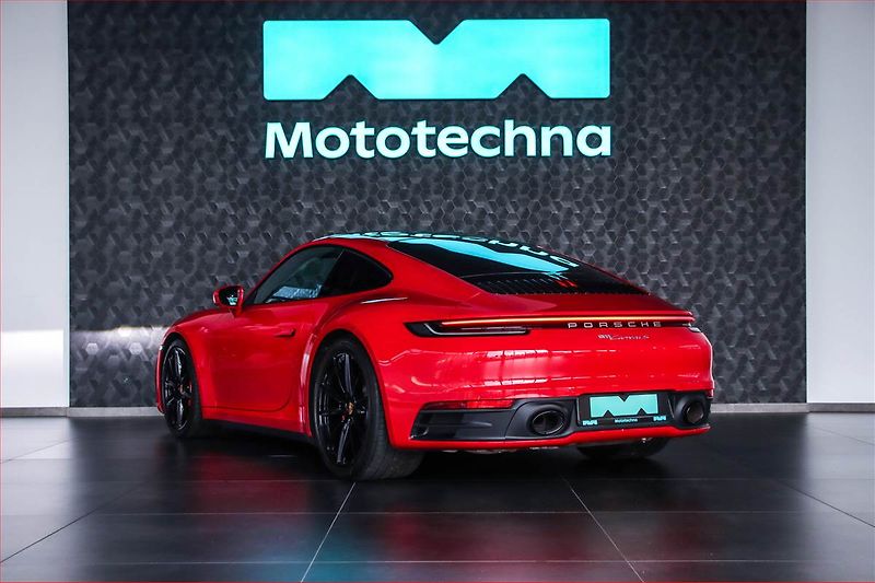 Porsche 911 (2024) Carrera S - fotka 4 z 20
