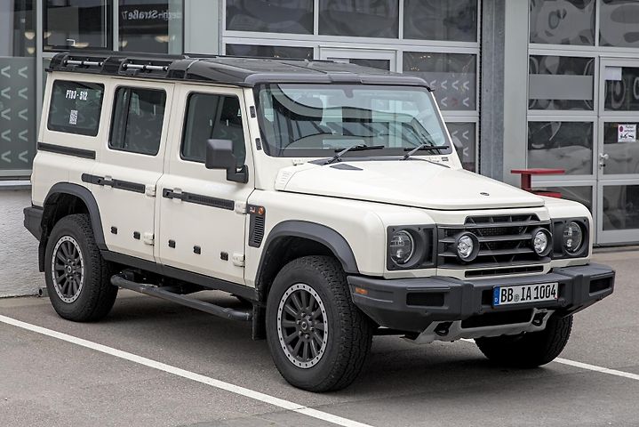 Pod kapotou INEOSu Grenadier se ukrývá šestiválec od BMW. Zdroj: Wikimedia Commons, Alexander Migl, CC BY-SA 4.0
