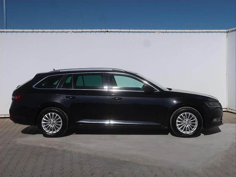 Škoda Superb (2018) Style 2.0 TDI, Automat - fotka 6 z 19
