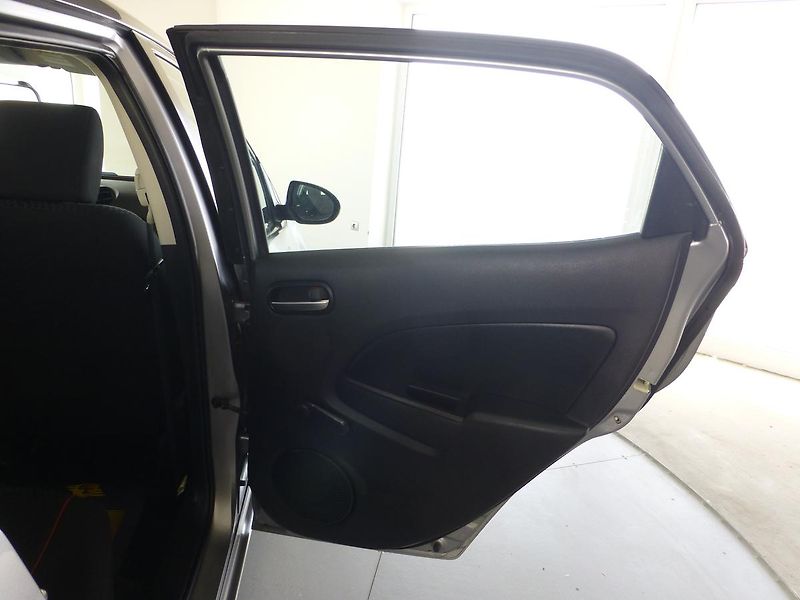 Mazda 2 (2012) 1,3i 55KW*KLIMA+ SADA KOL - fotka 19 z 26