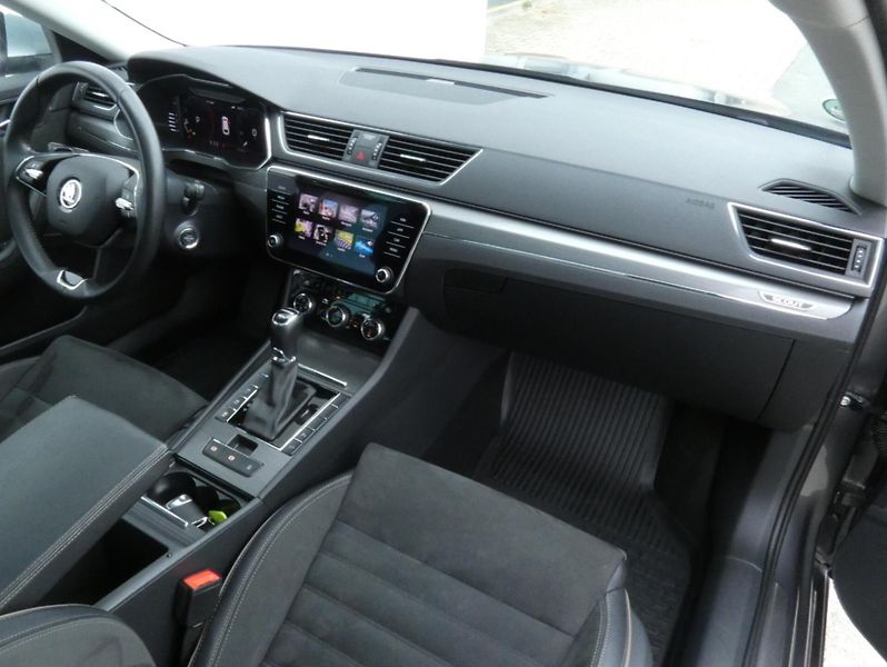 Škoda Superb (2023) Scout 2.0 TDI 147KW DSG 4x4 - fotka 19 z 30