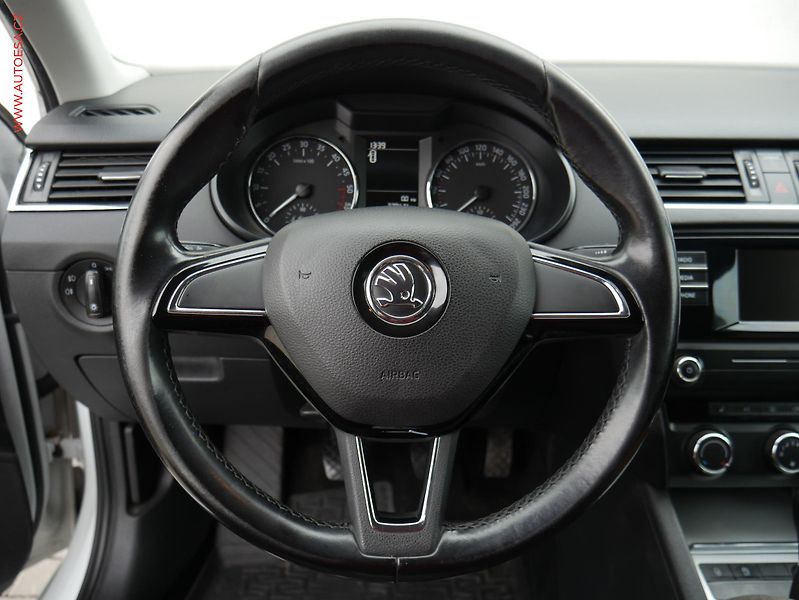 Škoda Octavia (2016) 1.6 TDi, 2.maj,ČR, AC - fotka 15 z 15