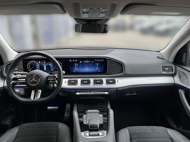 Mercedes-Benz GLE 300 d 4MATIC AMG Line Airmatic - fotka 14 z 18