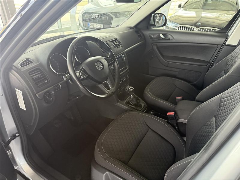 Škoda Yeti 2,0   TDI,DRIVE,TAŽNÉ,SERVISKA - fotka 7 z 25