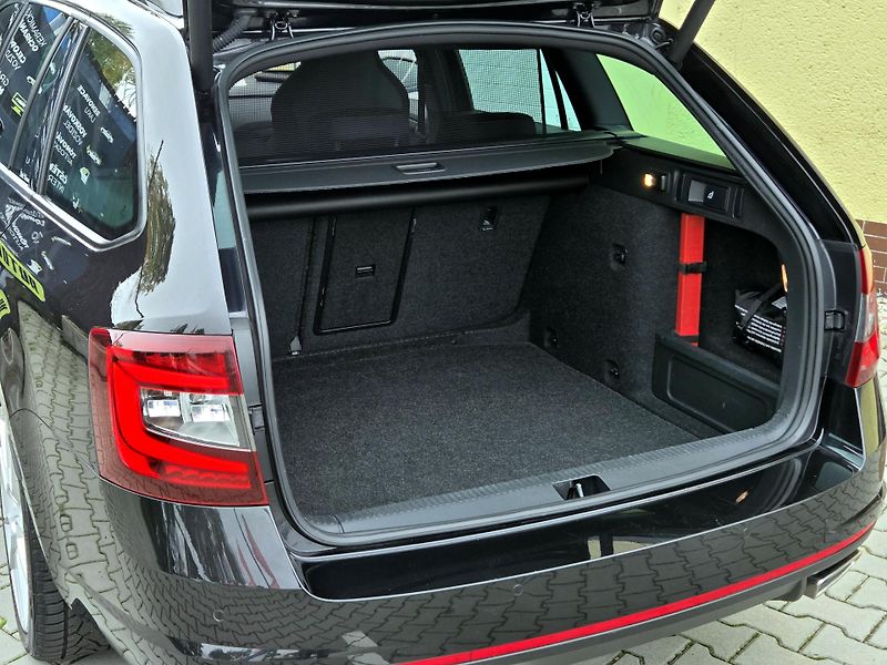 Škoda Octavia TDi RS,CEBIA *SERV.KNÍŽKA*  - fotka 15 z 48