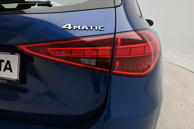 Mercedes-Benz Třídy C 2,0 220d 147kW 4MATIC AVANTGAR - fotka 30 z 31
