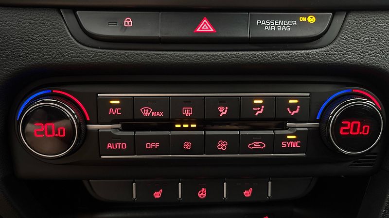 Kia Ceed 1.6 CRDI Top - fotka 13 z 27