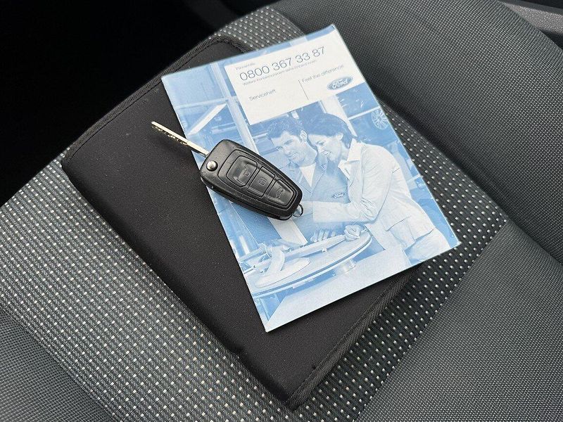 Ford C-MAX (2010) 1.6i Ti-VCT Digi Klima Výhřevy - fotka 25 z 44