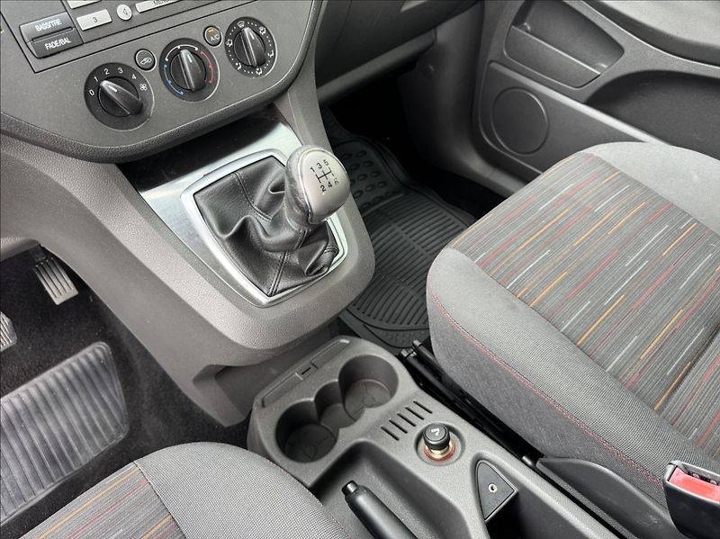 Ford C-MAX 1,6 TDCi 66kW klima - fotka 36 z 45