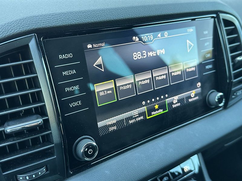 Škoda Karoq (2022) 2.0 TDI Sportline - fotka 14 z 33