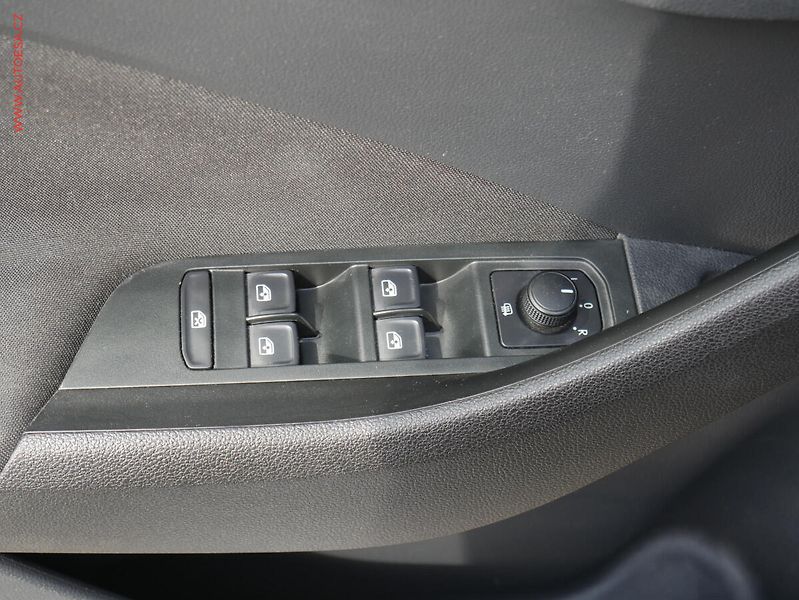 Škoda Scala (2019) 1.0TSi, 2.maj,ČR, Ambition - fotka 11 z 16