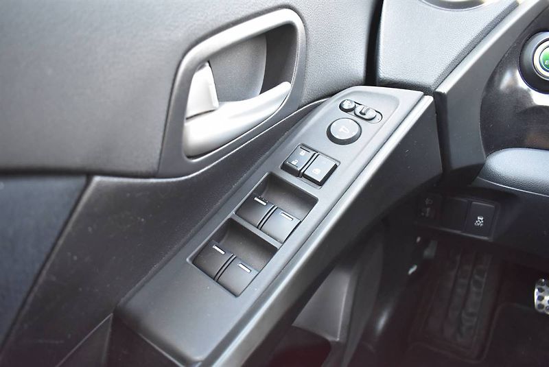 Honda Civic 1,8 i-VTEC SERVIS,1.M,MOC PĚKN - fotka 12 z 18
