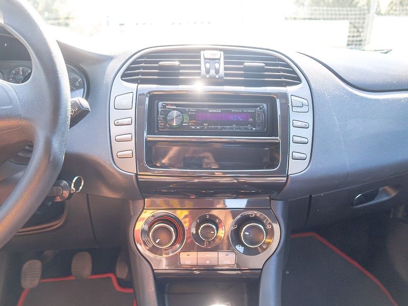 Fiat Bravo (2012) 1.6JTD 77KW – PO SERVISU - fotka 17 z 37