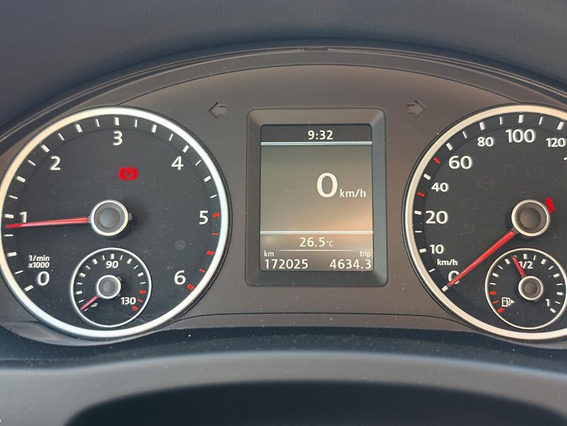 Volkswagen Tiguan 2,0 TDi R-Line  - fotka 18 z 21