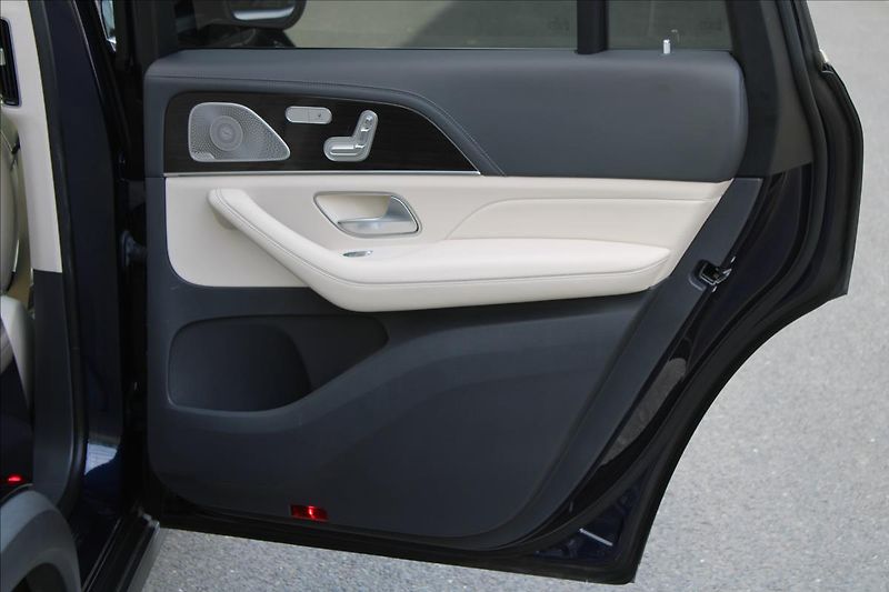 Mercedes-Benz GLS 400d 4M/Exclus/1M/DPH/CZ - fotka 36 z 49
