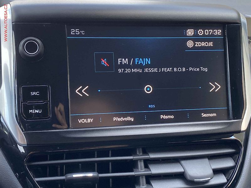 Peugeot 208 (2018) 1.2 PT, Signature - fotka 15 z 16