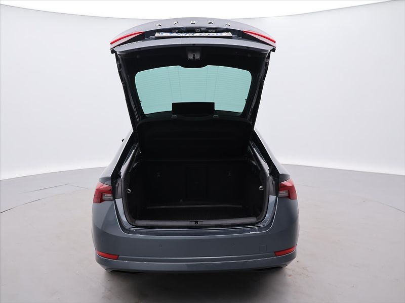 Škoda Octavia 2,0 TDI 110kW DSG Style CZ - fotka 9 z 39