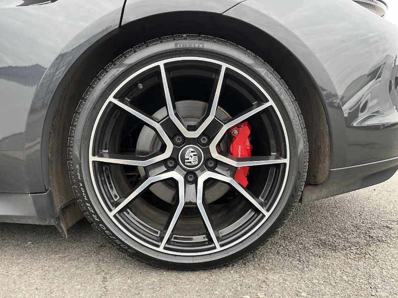 Porsche Taycan 4s Sport Turismo - fotka 10 z 30