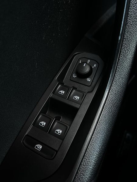 Škoda Karoq 2.0TDI DSG4x4 Sportline TZ DPH - fotka 21 z 28