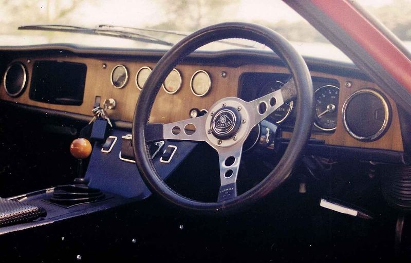 Lotus Europa, sportovní vůz britské automobilky, vznikl přesně podle filozofie šéfa značky Colina Chapmana. Vyráběl se v letech 1966 až 1975.