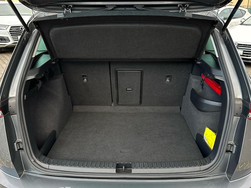 Škoda Karoq 2,0TDi 110kW BUSINESS - fotka 15 z 25