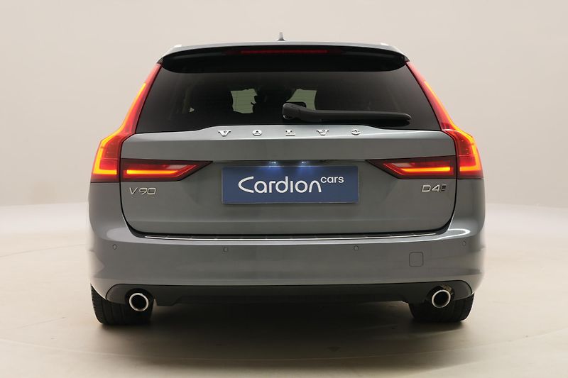 Volvo V90 D4 AWD MOMENTUM AUT  - fotka 11 z 48