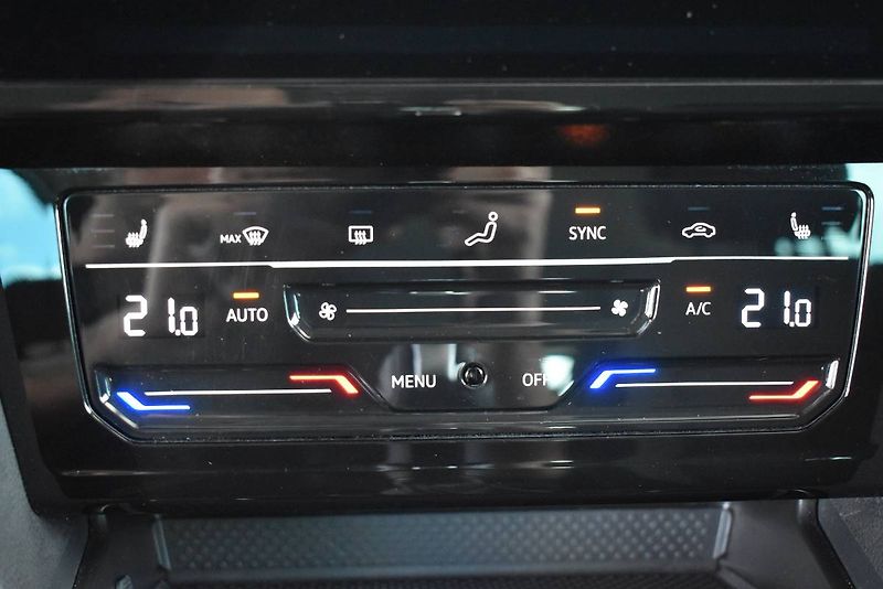 Volkswagen Passat Variant (2023) 1.5TSI 110kW DSG,Závěs - fotka 17 z 22