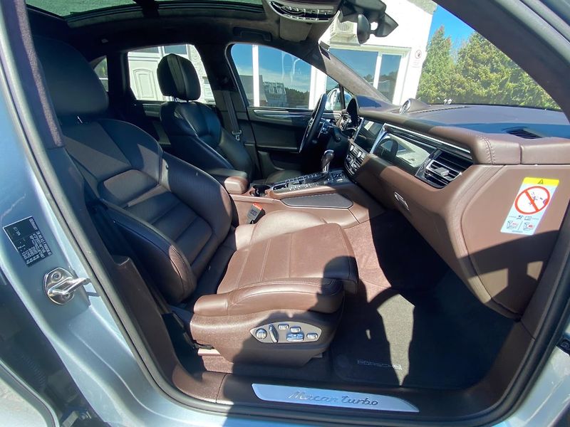 Porsche Macan 2.9 Turbo 360 NezT Chrono Vent - fotka 14 z 15