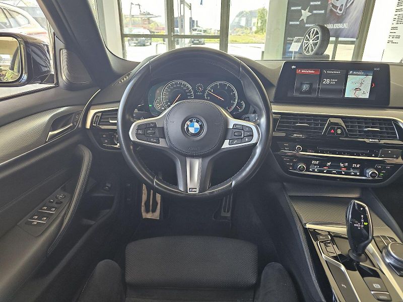BMW Řada 5 540d xDrive - fotka 18 z 26