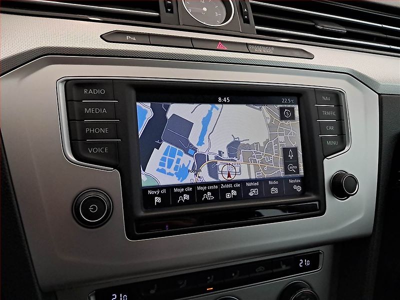 Volkswagen Passat (2015) 2.0 TDI, Automat, Navi - fotka 13 z 17