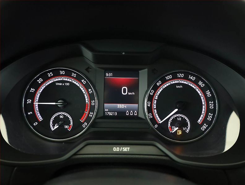Škoda Octavia (2018) RS 2.0 TDI, Serv.kniha, Navi - fotka 9 z 20