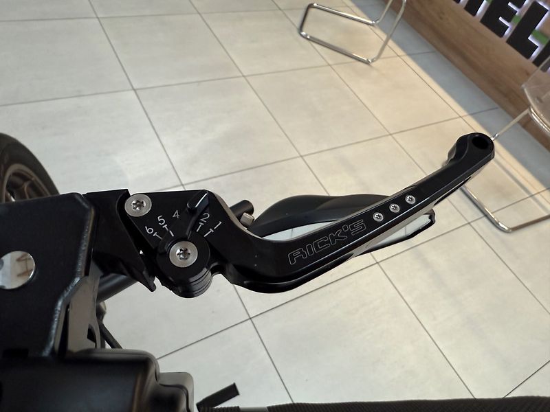 Harley-Davidson FXLRS Low Rider S (2020) - fotka 13 z 17