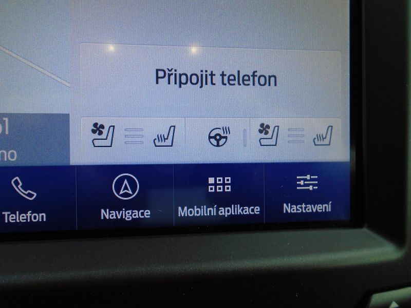 Ford Mondeo 2,0Tdci 140kW Vignale 8AT Navi - fotka 25 z 50