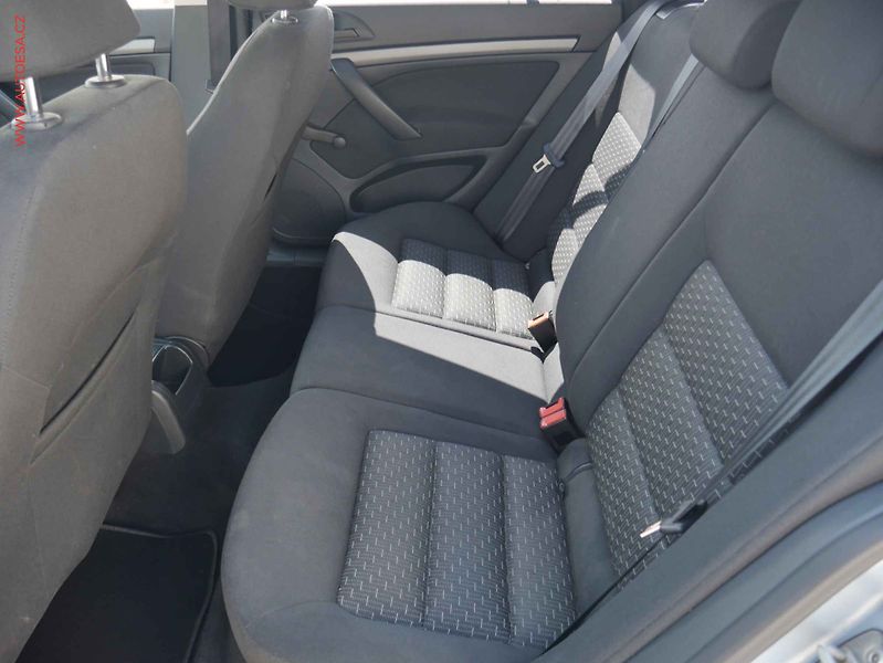 Škoda Octavia (2011) 1.6TDi, ČR, Klima - fotka 10 z 15