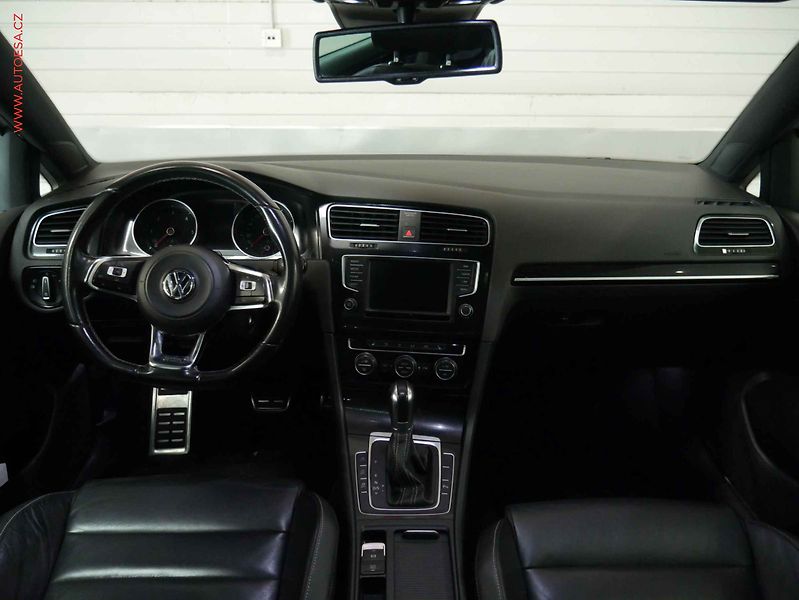 Volkswagen Golf (2016) 2.0TDi, GTD, DSG, bixenon - fotka 8 z 21