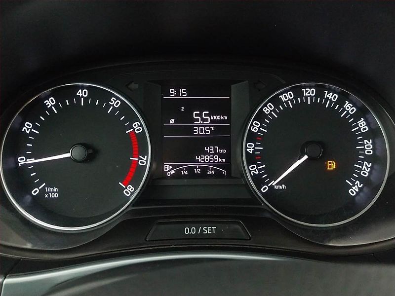 Škoda Fabia (2015) Ambition Plus 1.2 TSI, ČR - fotka 11 z 14