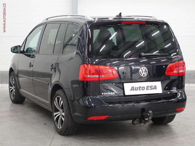 Volkswagen Touran (2011) 1.6TDI, Klima - fotka 6 z 22
