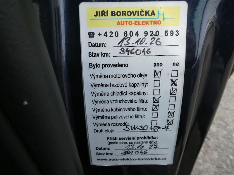 Volkswagen Sharan 2,0 TDi 103kW Cup,2xkola,panor - fotka 45 z 67