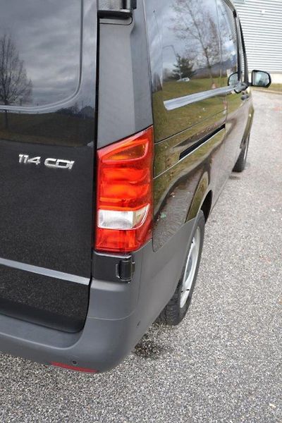 Mercedes-Benz Vito  7G automat najeto 25 t. km  - fotka 28 z 39